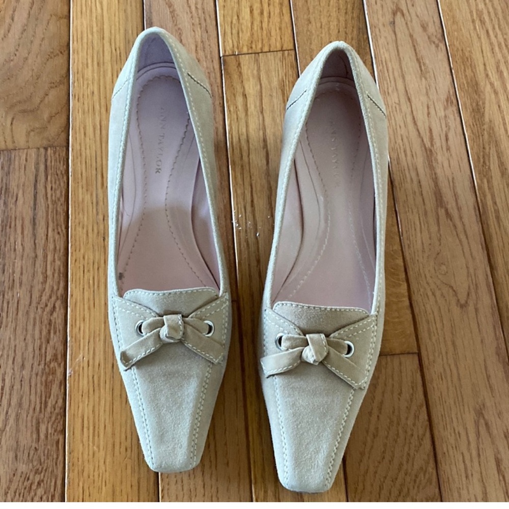 Ann Taylor suede heel